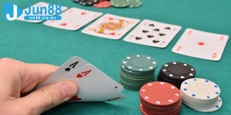 Tìm hiểu Poker Texas Hold'em: Cách chơi, chiến thuật và mẹo chiến thắng 1 Poker Texas Hold'em là gì?